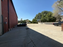 29481880