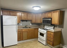 29492570