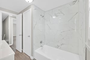 29500789
