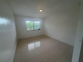 29504346