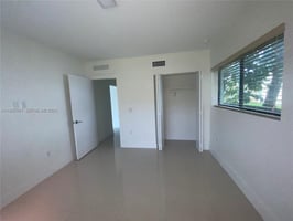 29504320