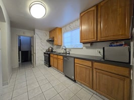 29566773