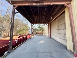 29526316