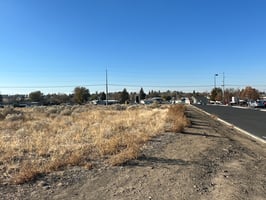 29557628