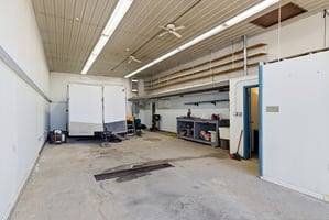 29560666