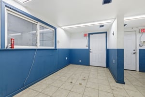 29560657