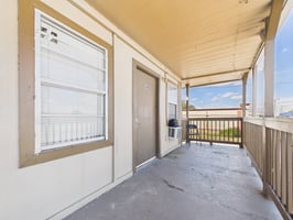 29565477