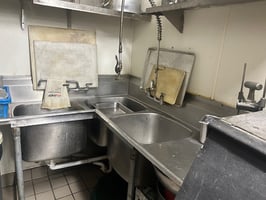 29565770