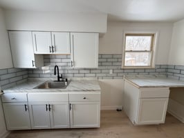 29567334