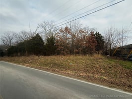 29570546