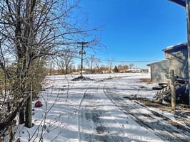 29570841
