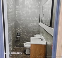 29570828