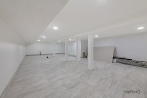 29571837