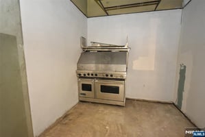 29576005