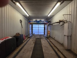29585318