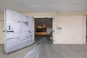 29586107