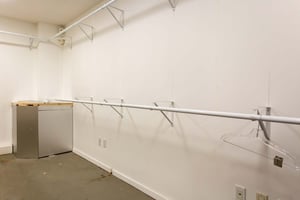 29589044