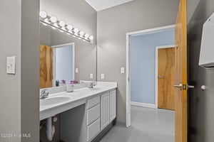 29592444