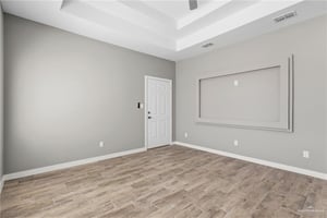 29595646