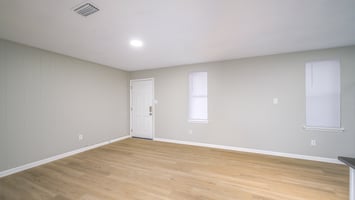 31580248
