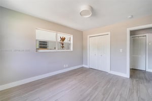 29660439