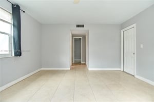 29660580