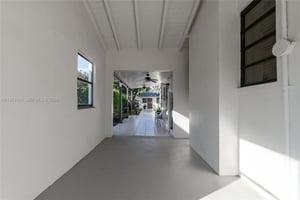29681043