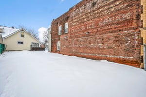 29681685