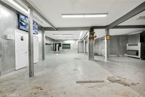 29761043