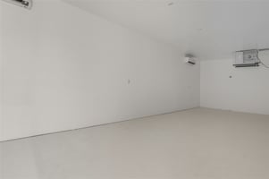 29800051