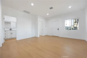31831105