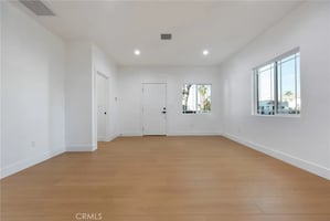 31831104