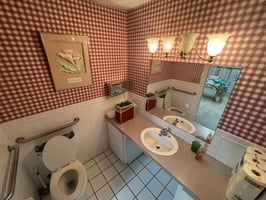 33477986