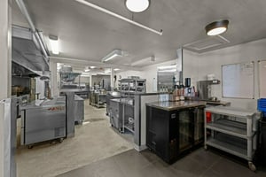 31095204
