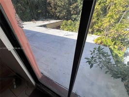 31684607