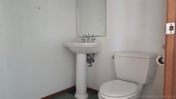 30038172
