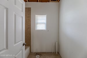 30559394