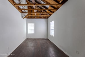 30559386