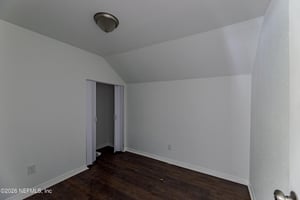 30559403