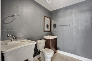 30062253