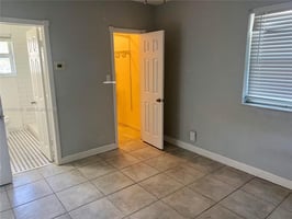 30083413