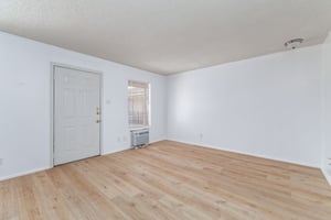 30082387