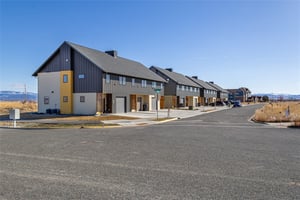 31373333