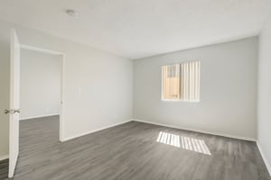 30090302