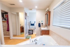30222124