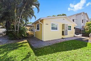 30566332