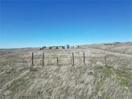 30578529
