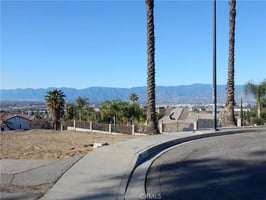 30580897