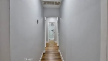30609895