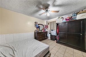 31694289